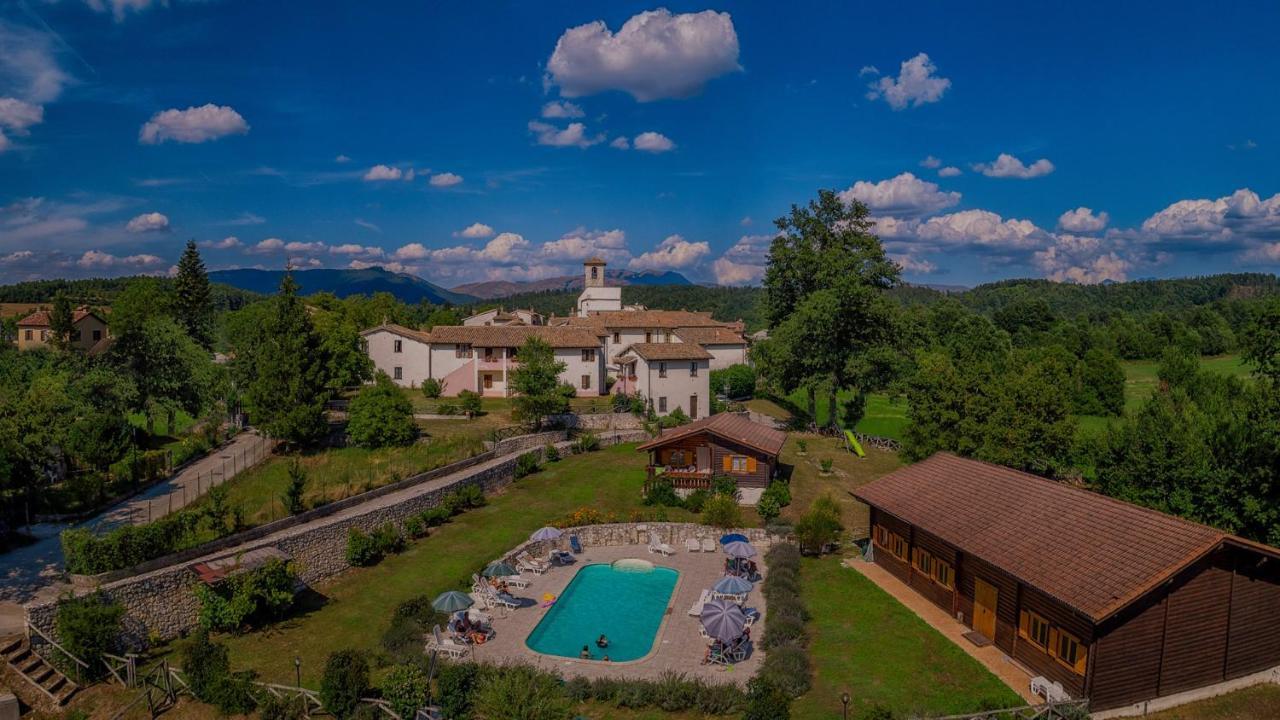 Villa Castello Di Pupaggi Sellano Exterior foto