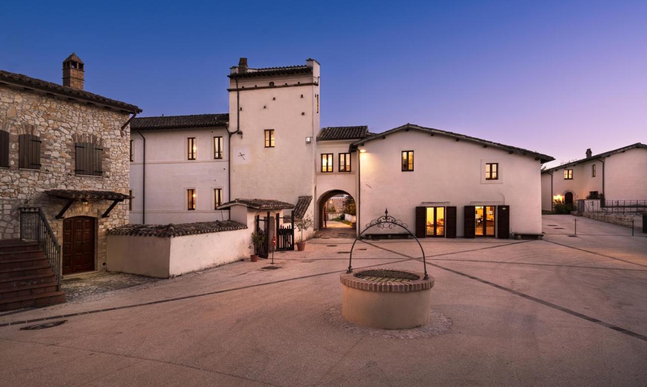 Villa Castello Di Pupaggi Sellano Exterior foto
